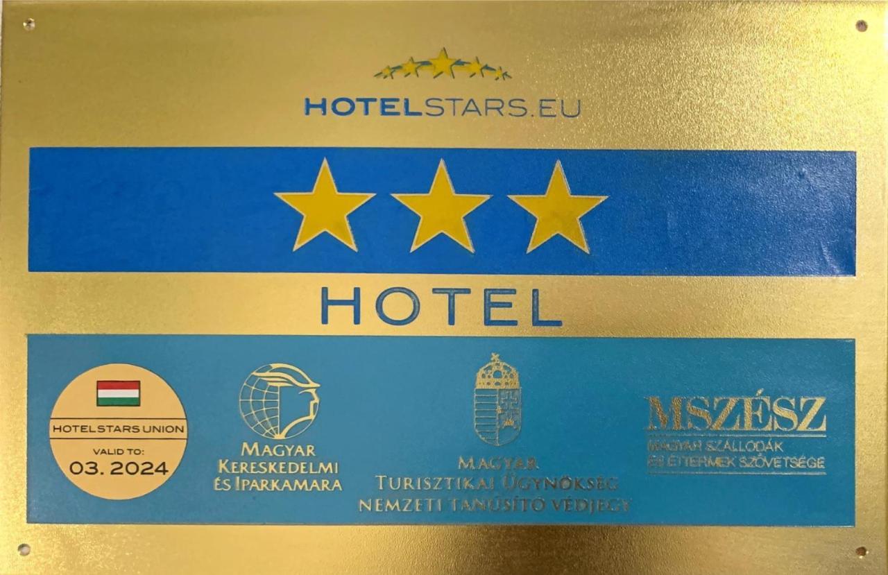 Illés Hotel Szeged Exterior foto